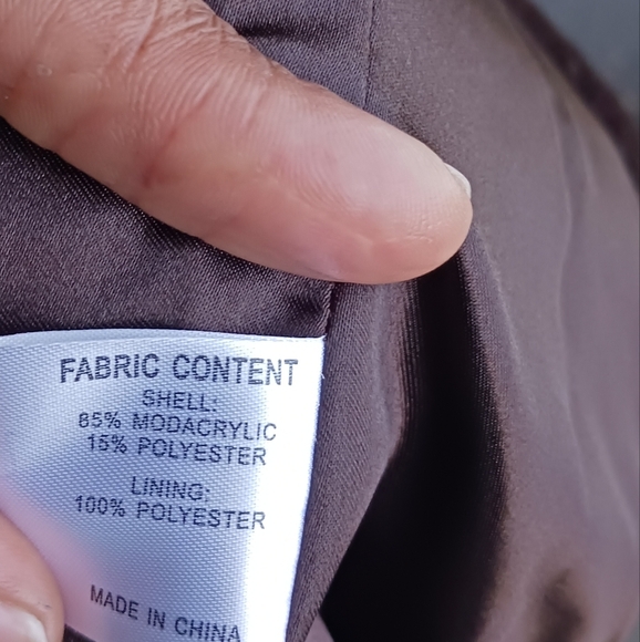 Beautiful Brown faux fur coat - Picture 8 of 12